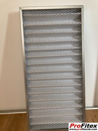 Panelový filter vzduchotechnických zariadený s triedou filtrácie M 5,  770 x 372 x 60 mm